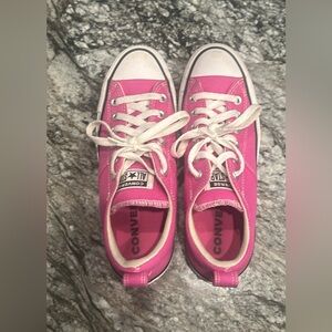 Size 8 Like New Converse worn one time